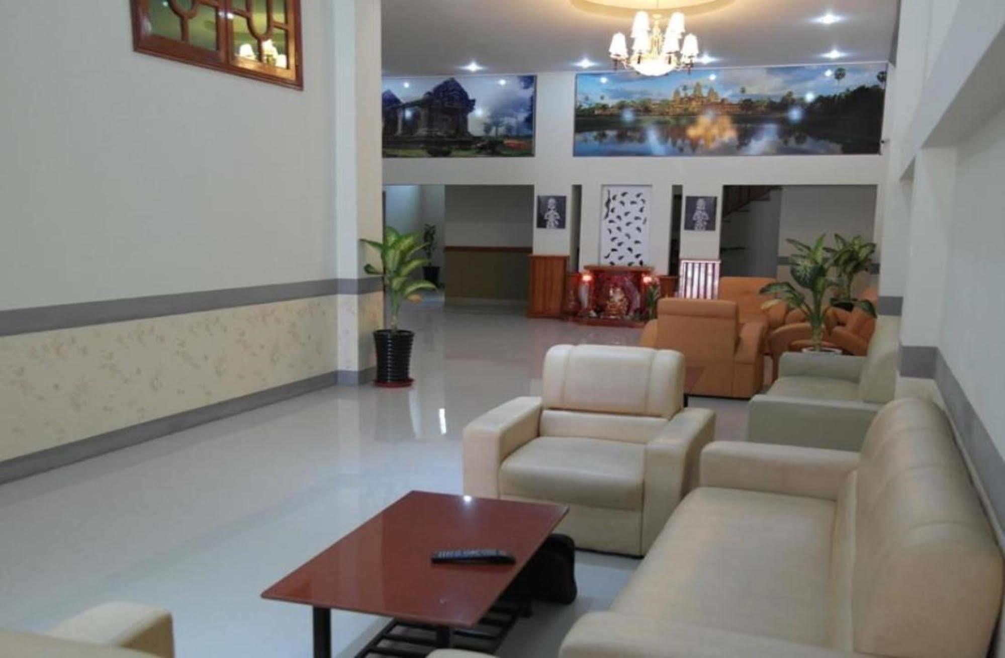 Lux Star Town Hotel Phnom Penh Exterior foto