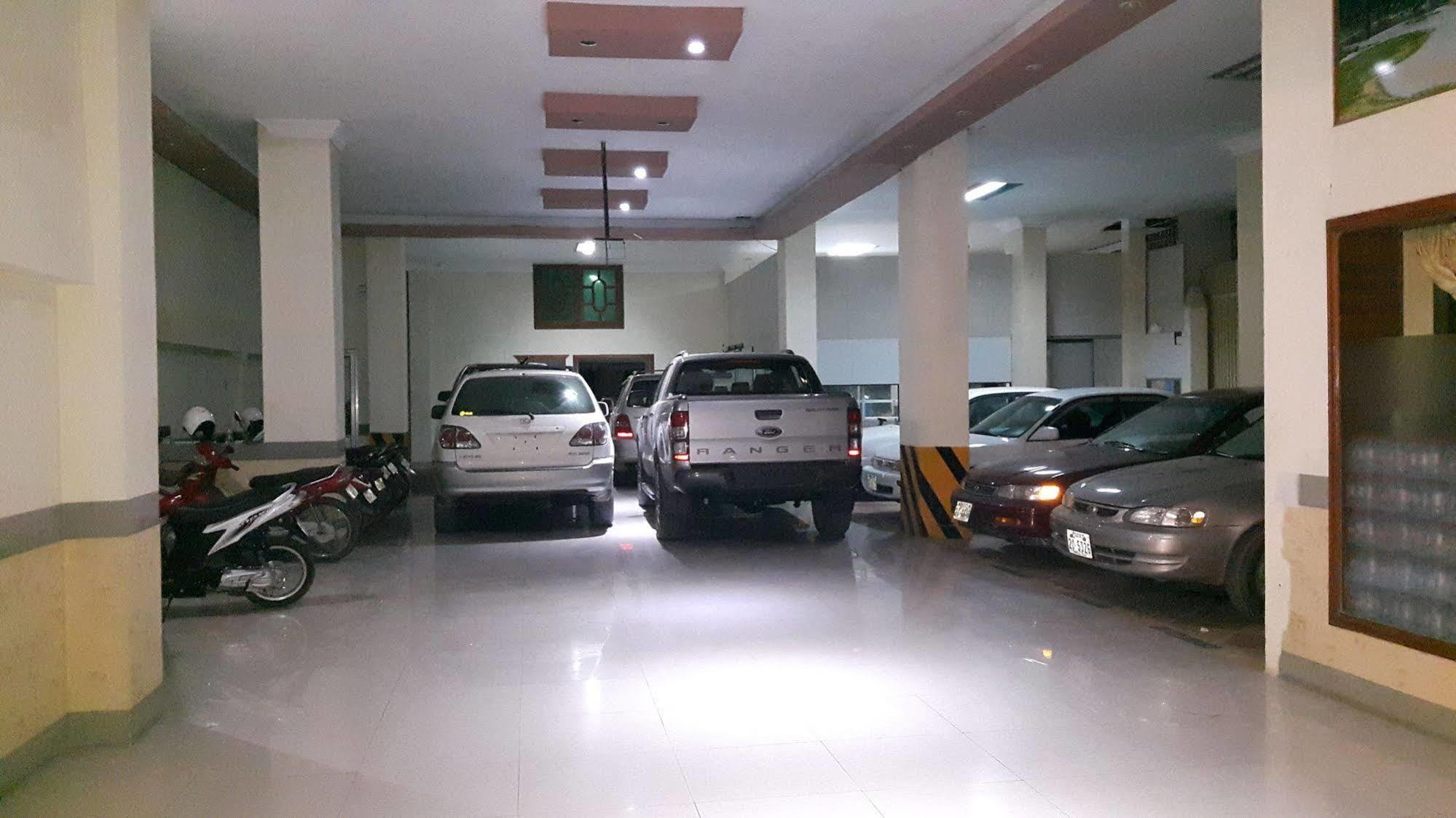 Lux Star Town Hotel Phnom Penh Exterior foto